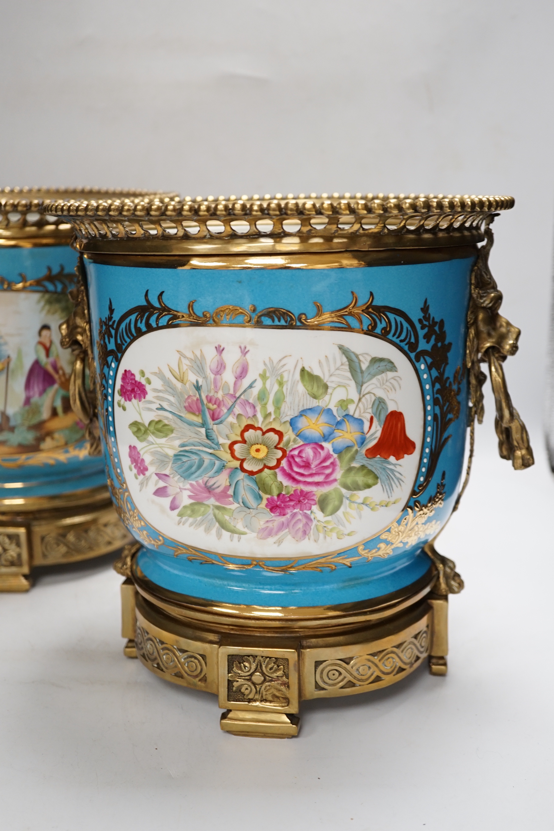 A Delft tobacco jar hand-painted with two figures, 28cm high